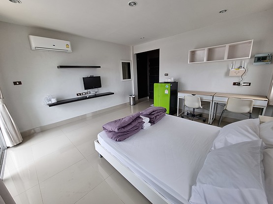 1 Bed Condo — photo 1