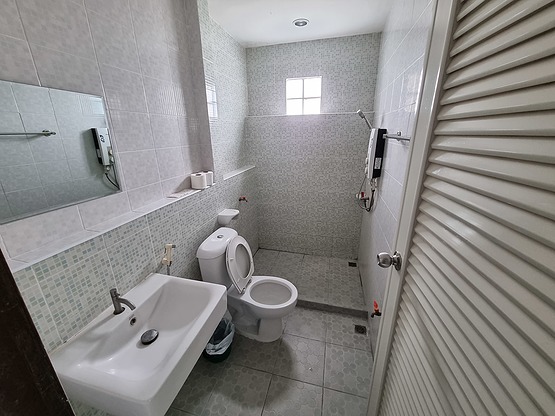 1 Bed Condo — photo 3