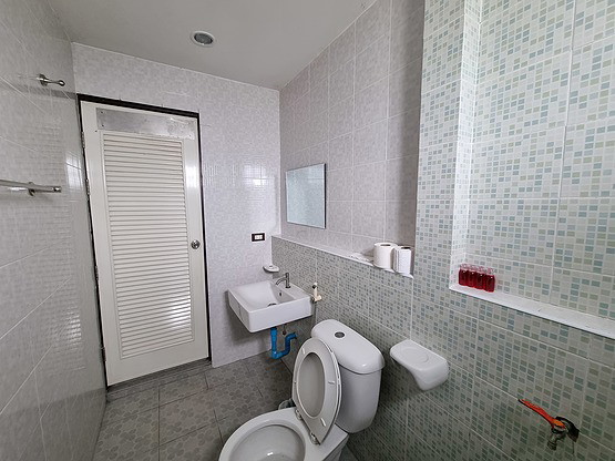 1 Bed Condo — photo 4