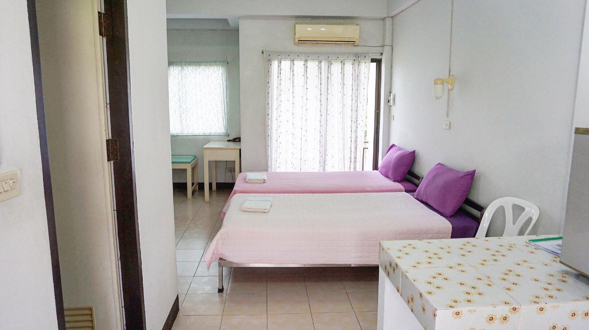 1 Bed Condo — photo 1