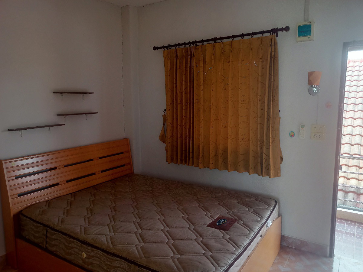 1 Bed Condo — photo 3