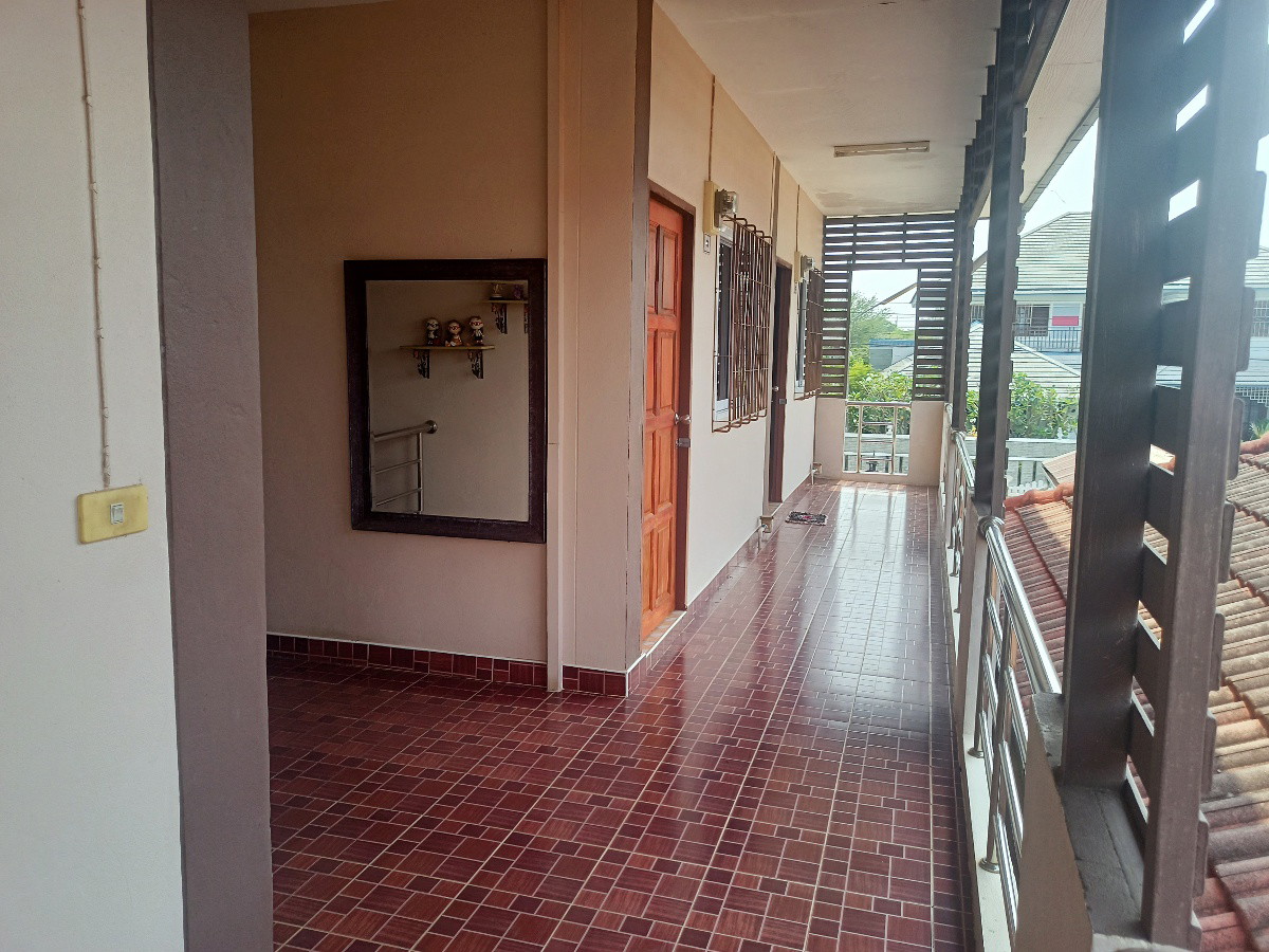 1 Bed Condo — photo 5