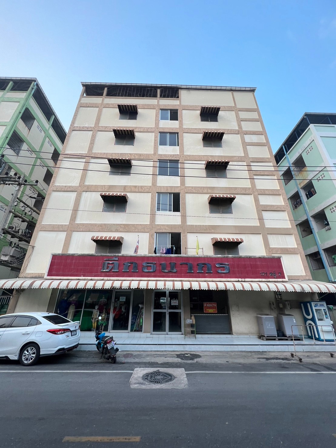 Condo — photo 1