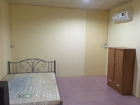 1 Bed Condo — photo 2