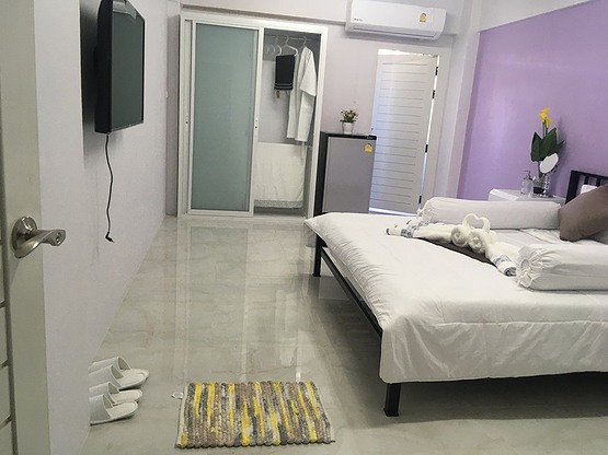 1 Bed Condo — photo 4