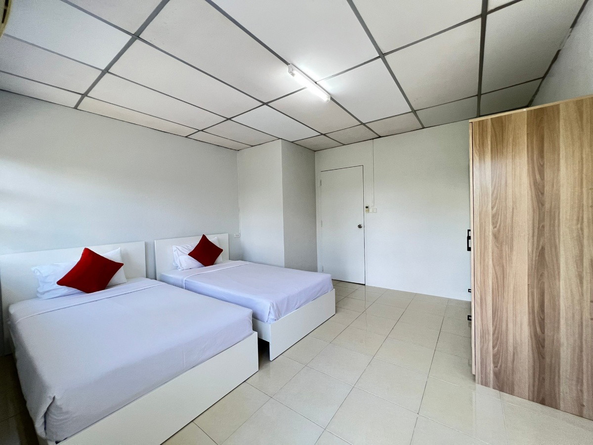 1 Bed Condo — photo 3