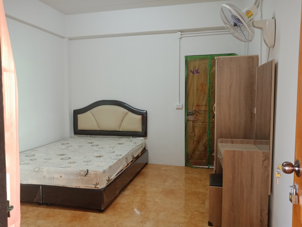 1 Bed Condo — photo 2