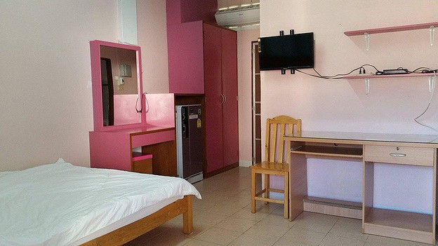1 Bed Condo — photo 3
