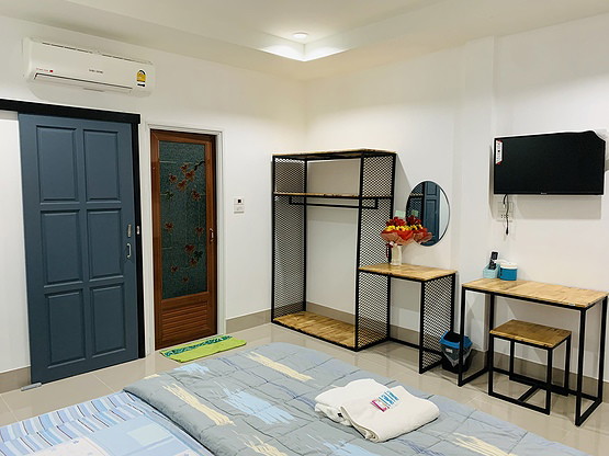 1 Bed Condo — photo 2
