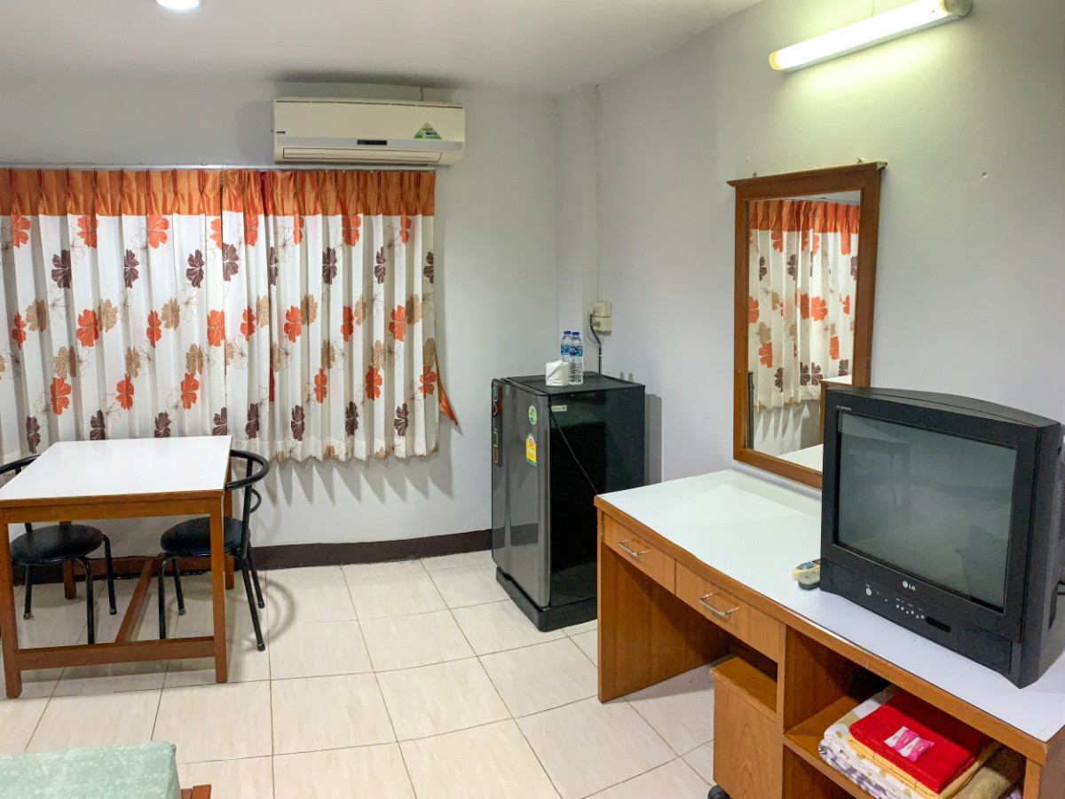 Condo — photo 1