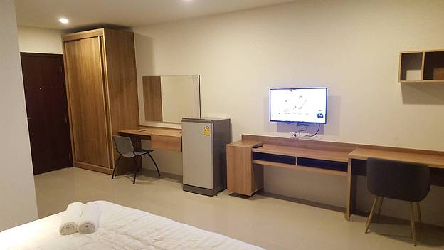 1 Bed Condo — photo 2