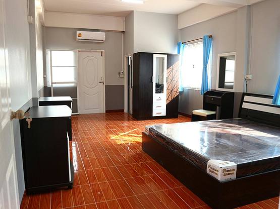 1 Bed Condo — photo 2