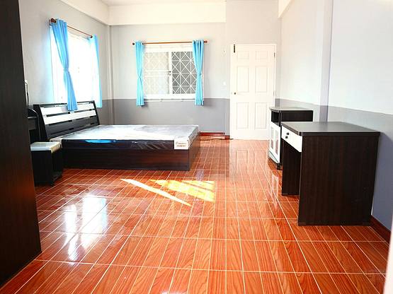 1 Bed Condo — photo 3