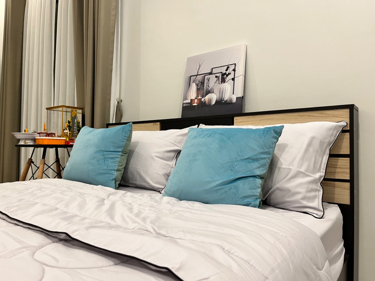 1 Bed Condo — photo 1