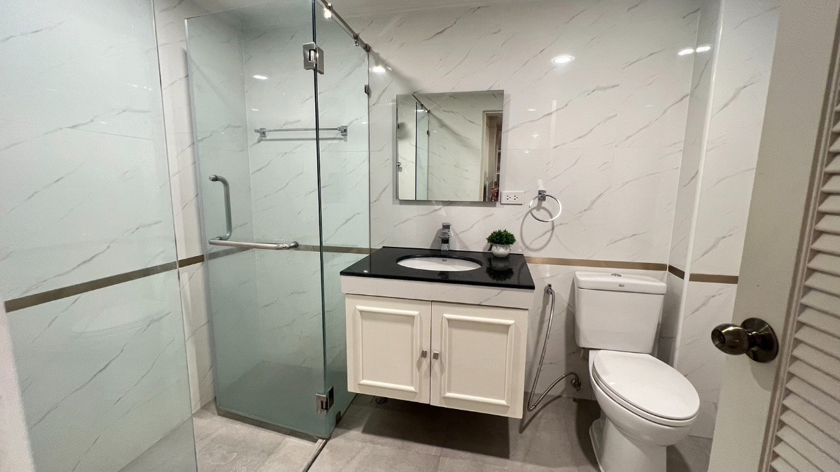 1 Bed Condo · Watthana, bangkok — photo 2