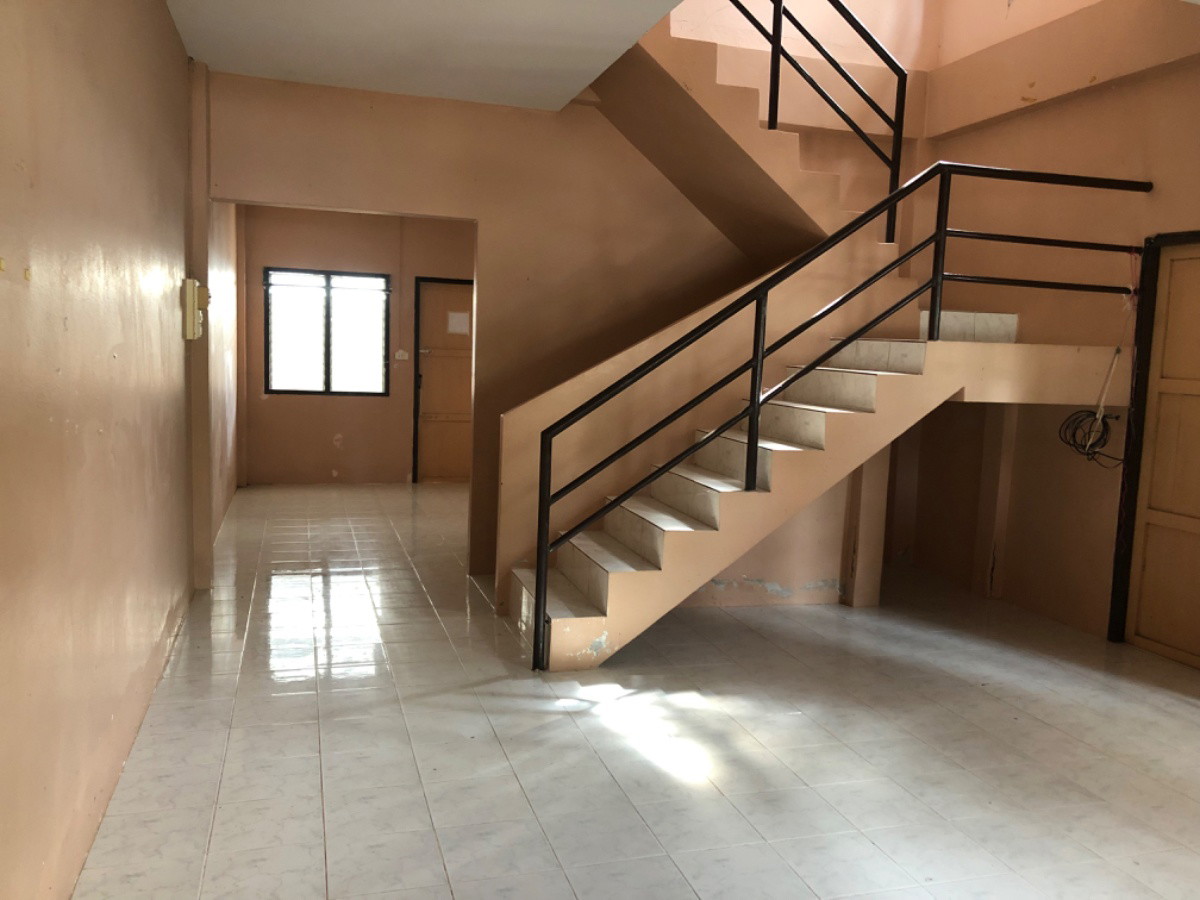 1 Bed Condo — photo 1