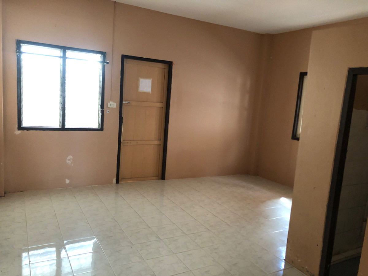 1 Bed Condo — photo 2
