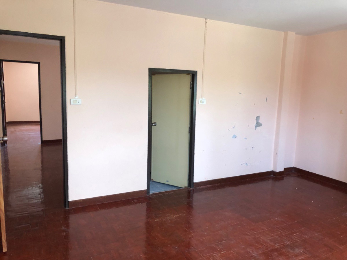 1 Bed Condo — photo 3