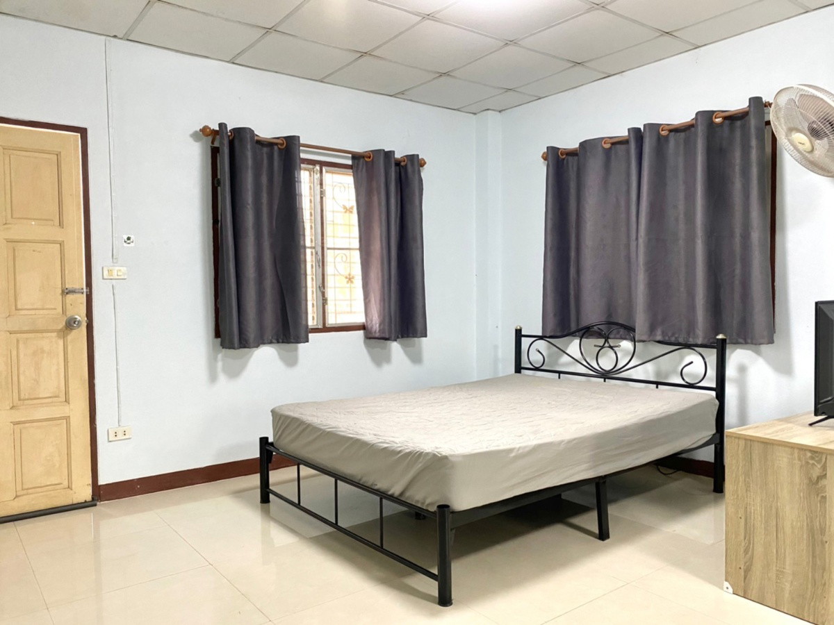 1 Bed Condo — photo 1