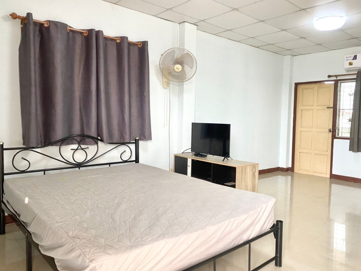 1 Bed Condo — photo 3