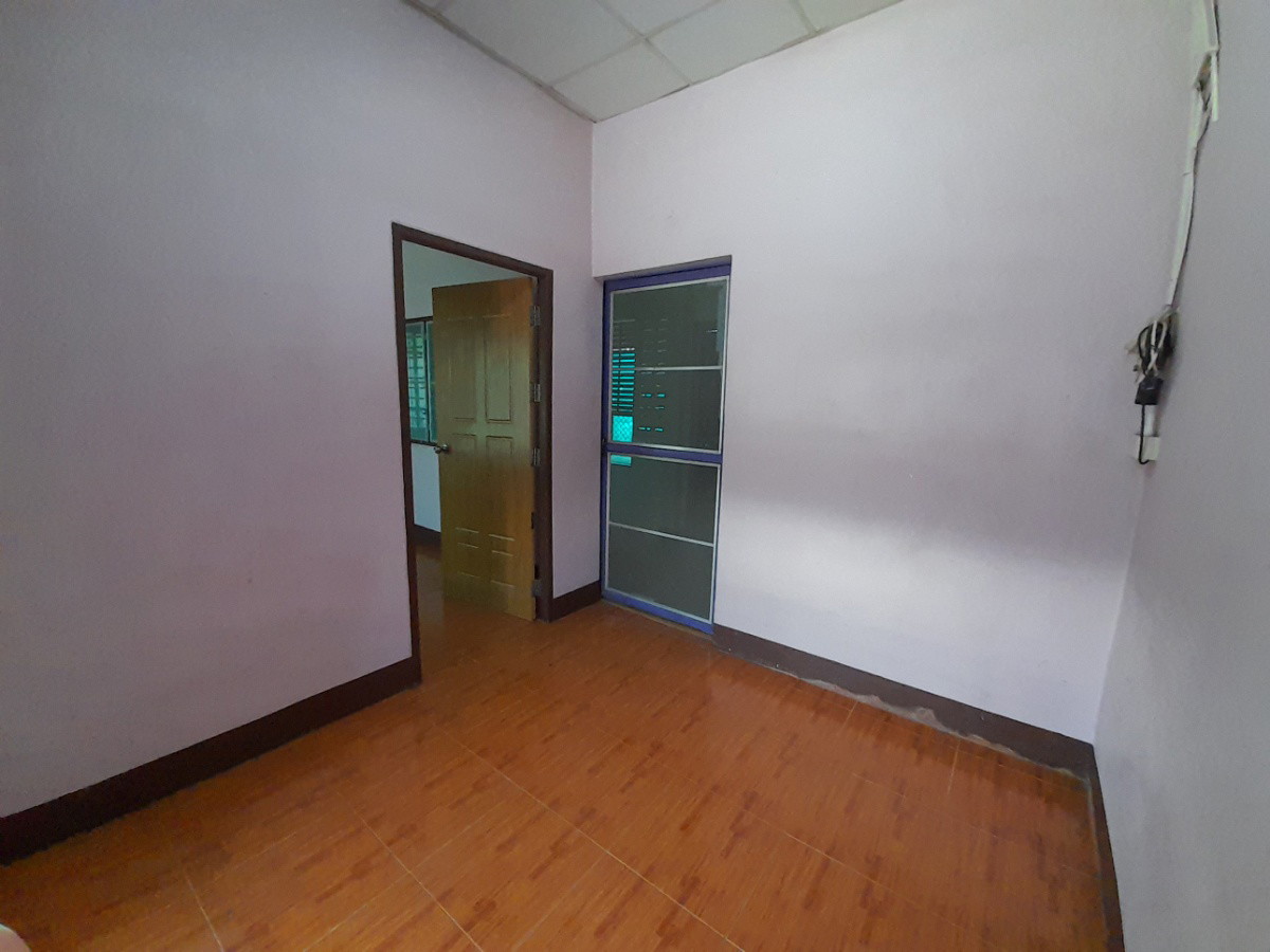 1 Bed Condo — photo 2