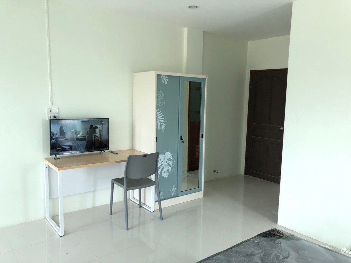 1 Bed Condo — photo 5
