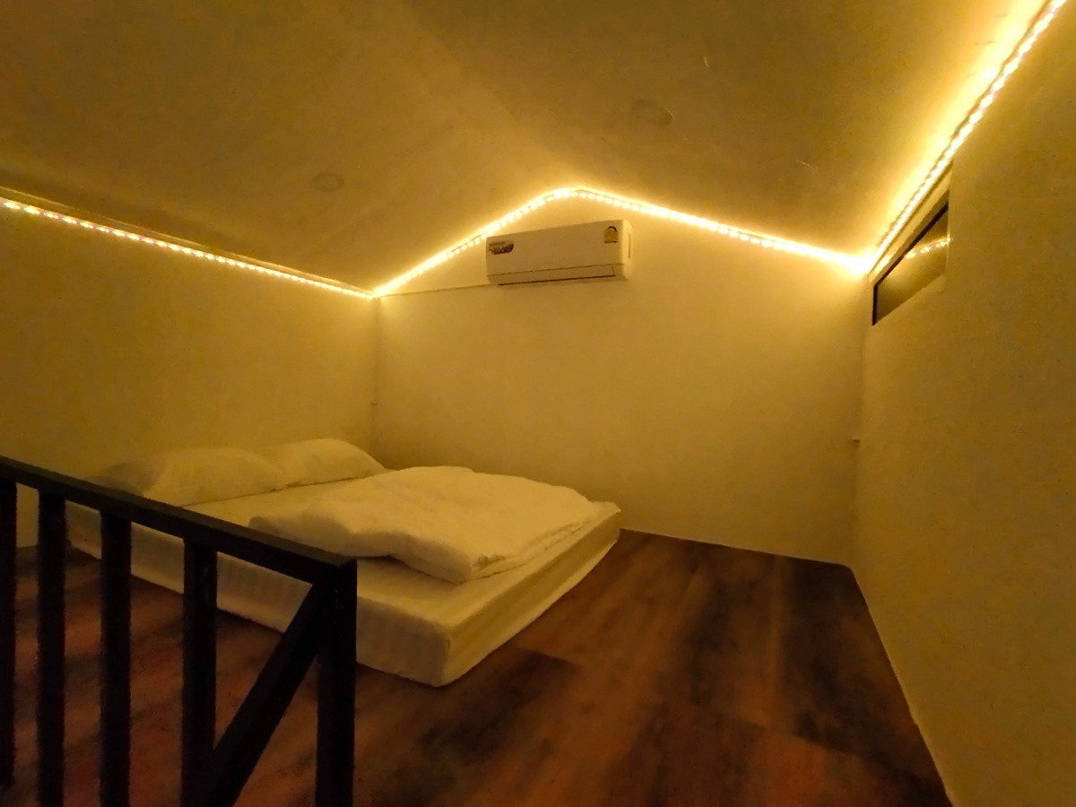 1 Bed Condo — photo 2