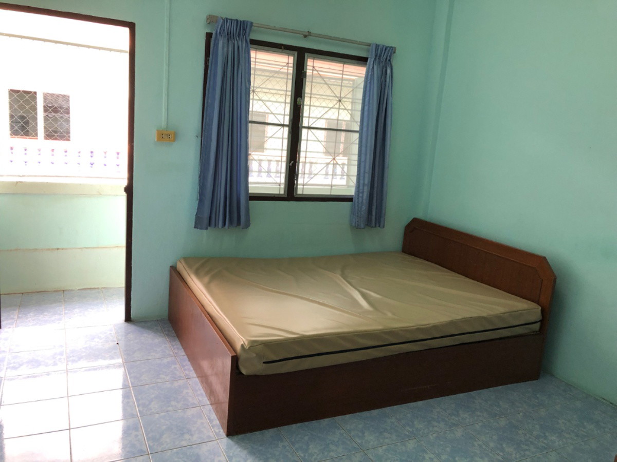 1 Bed Condo — photo 2
