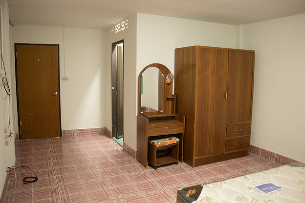 1 Bed Condo — photo 2