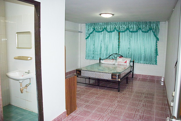 1 Bed Condo — photo 3