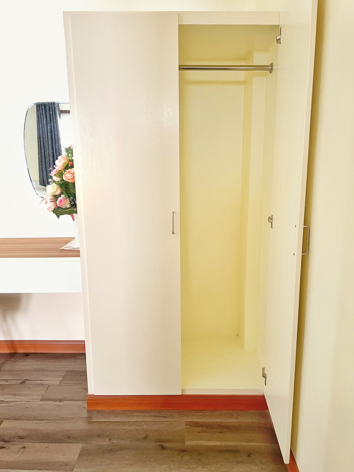 1 Bed Condo — photo 2