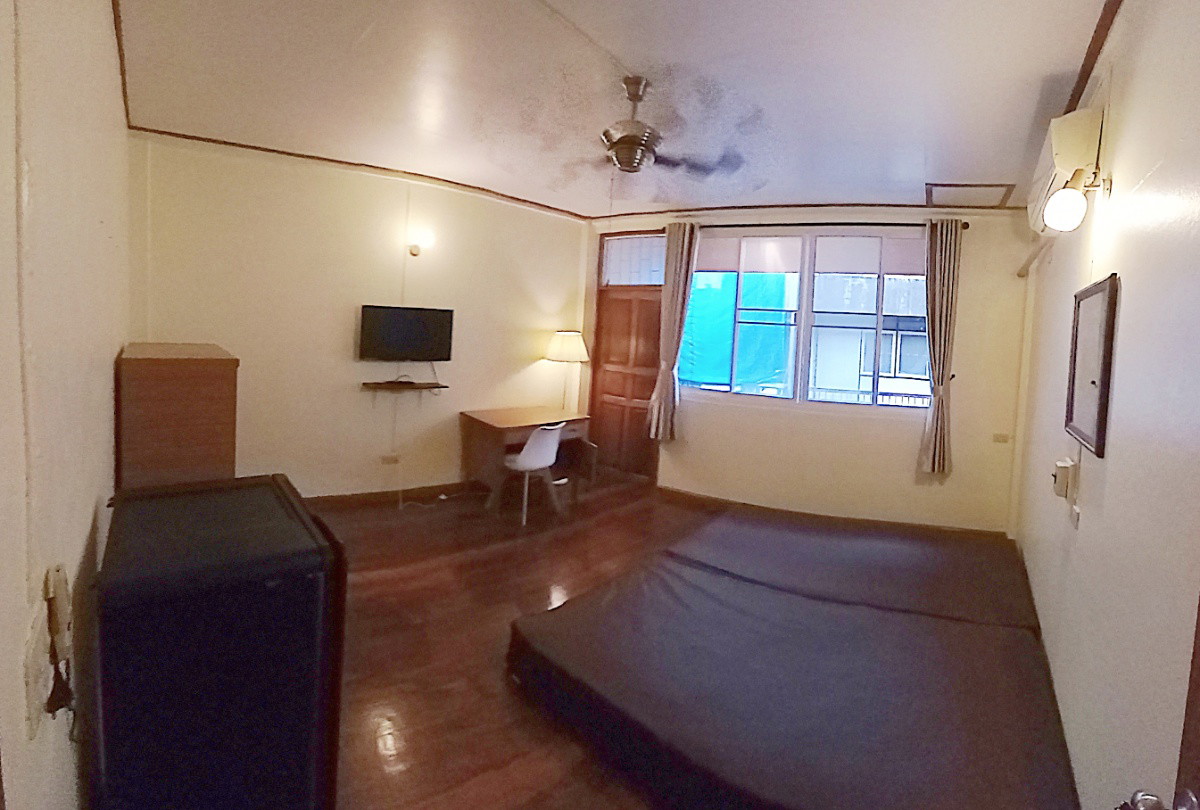 1 Bed Condo — photo 1