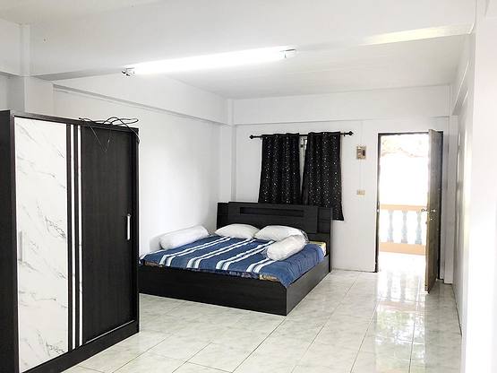 1 Bed Condo — photo 2