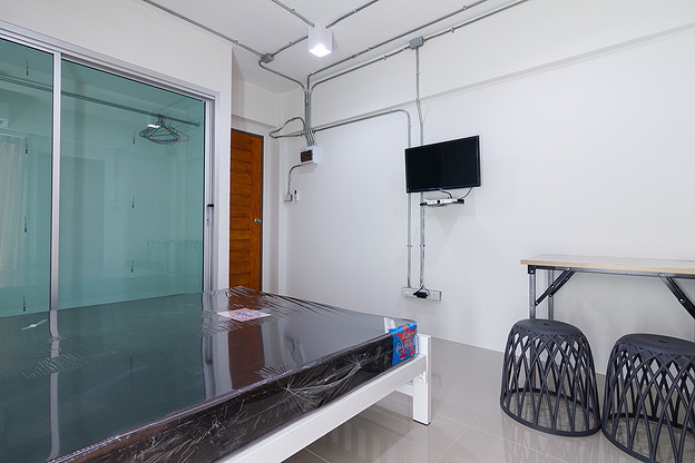 1 Bed Condo — photo 3