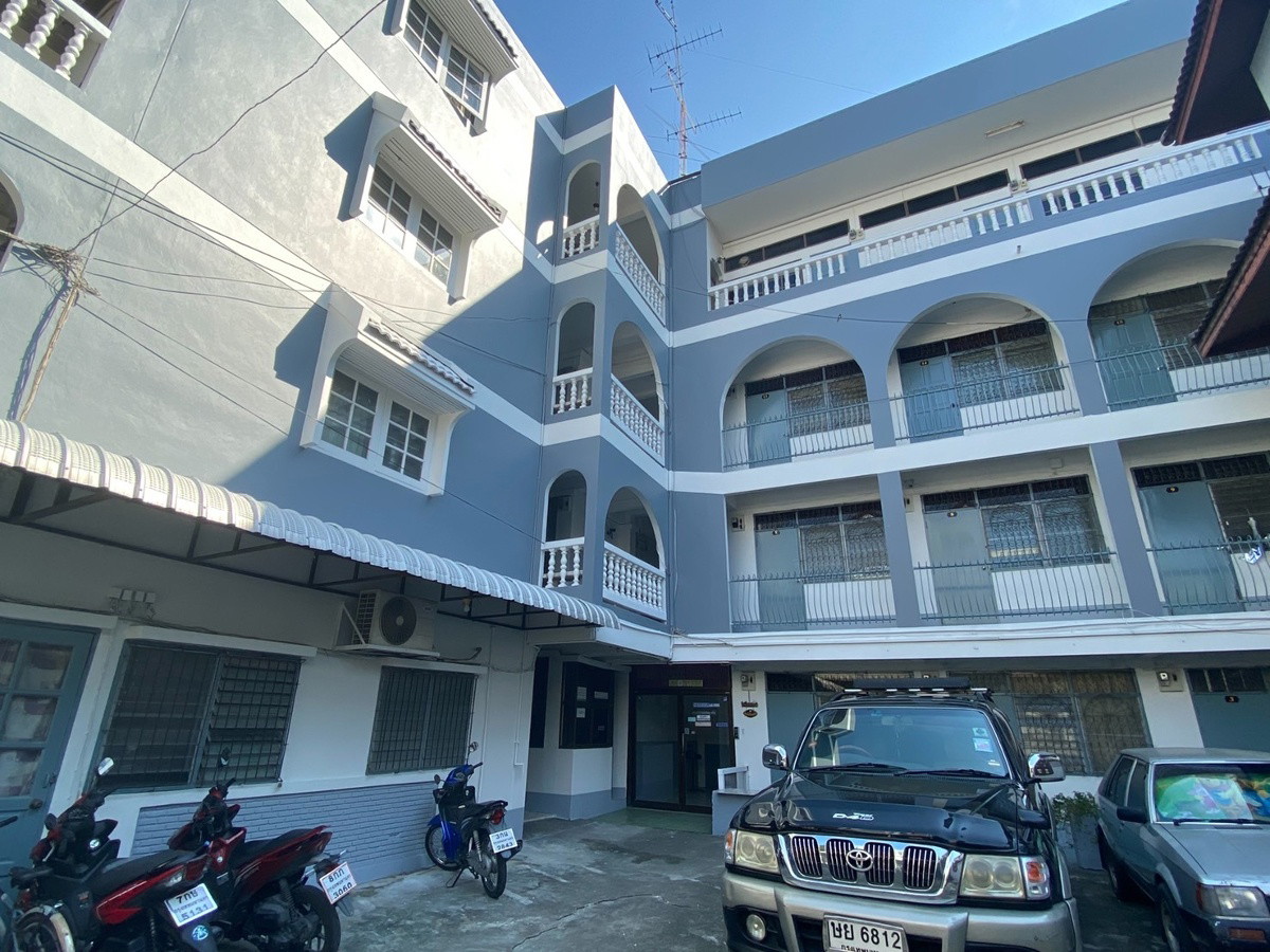 1 Bed Condo · Huai Khwang, bangkok — photo 2