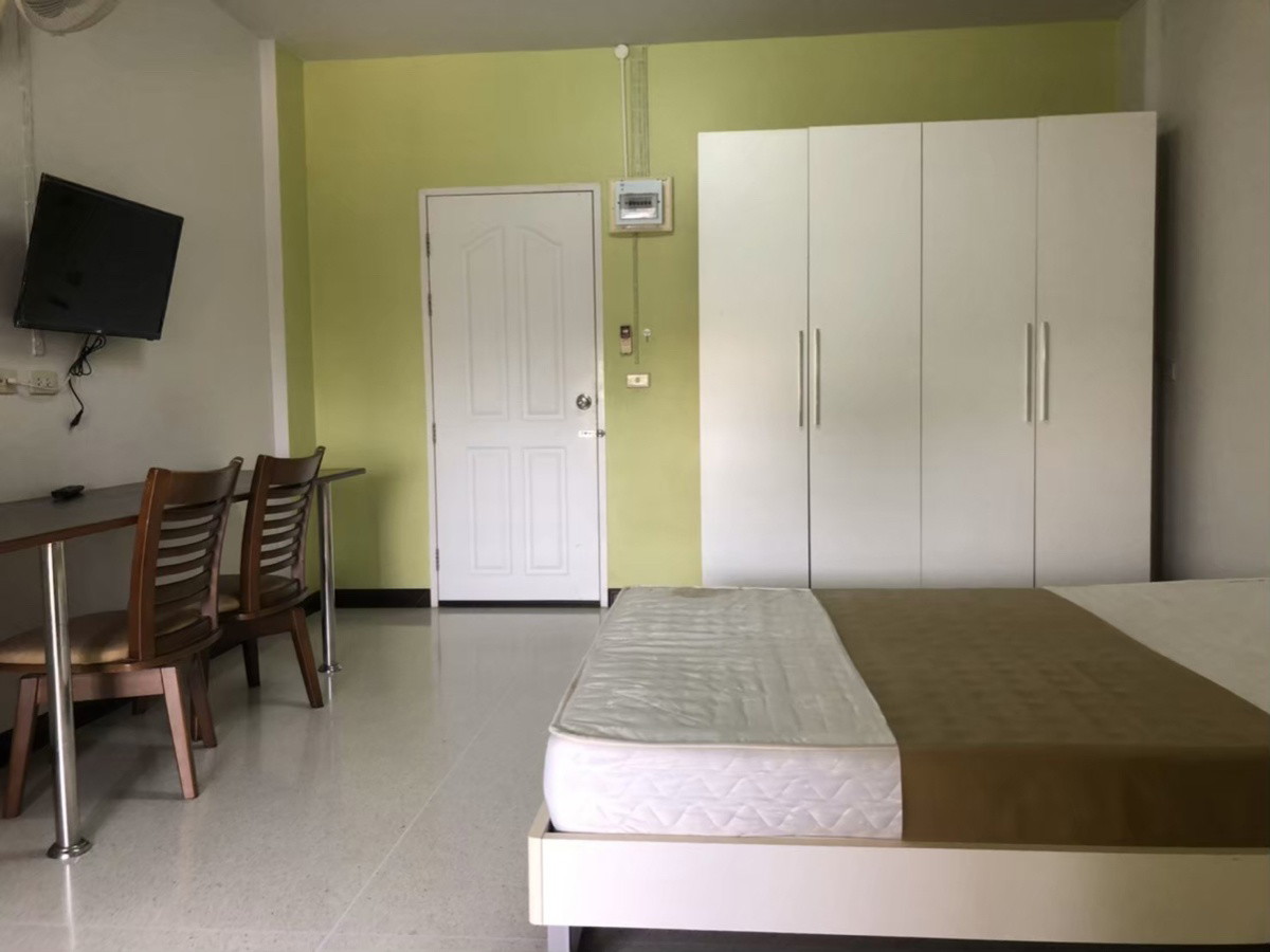 1 Bed Condo — photo 4