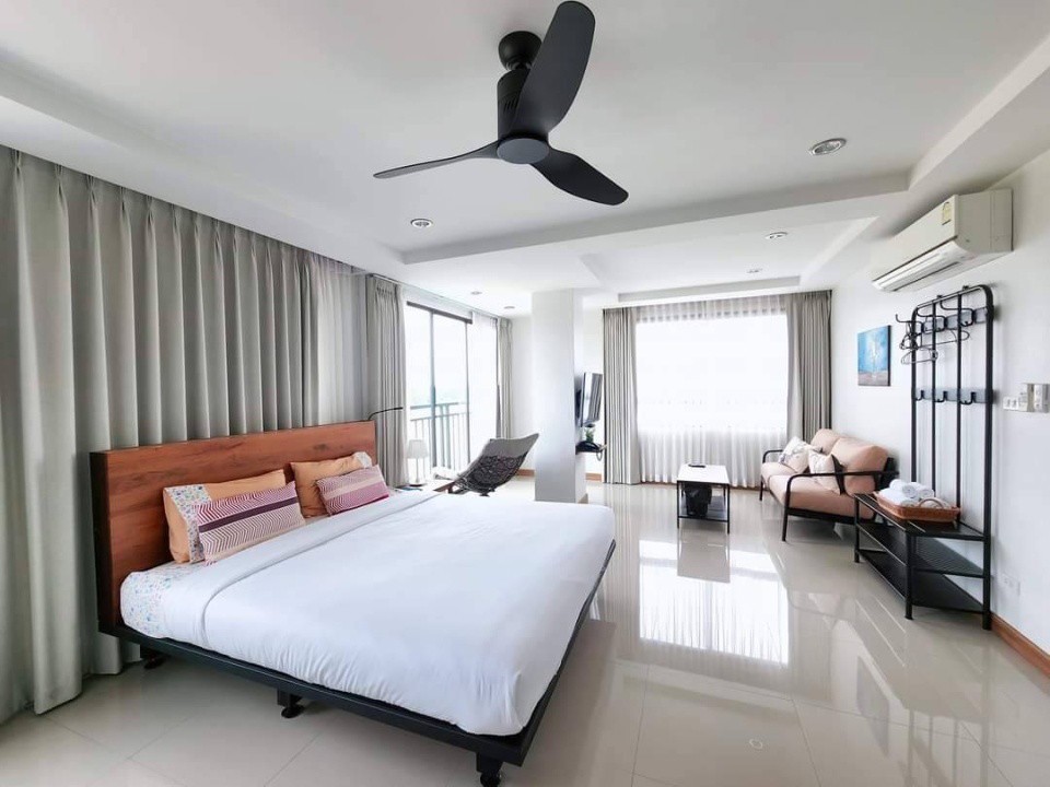 1 Bed Condo — photo 1