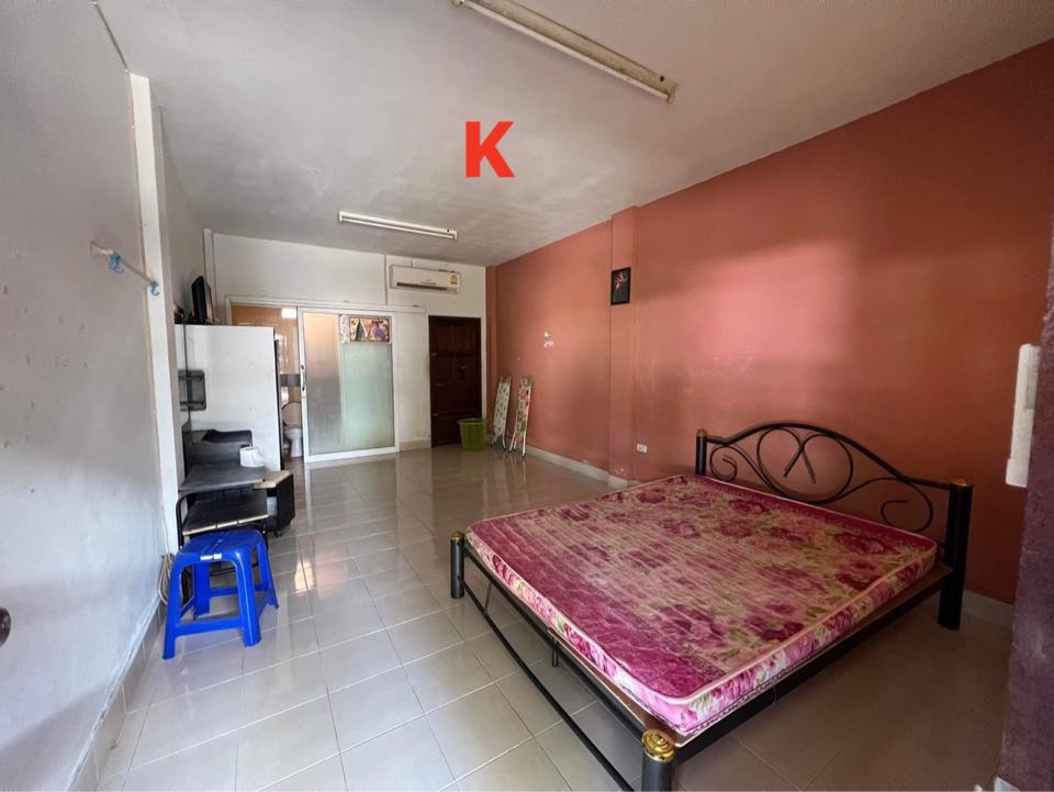 1 Bed Condo — photo 1