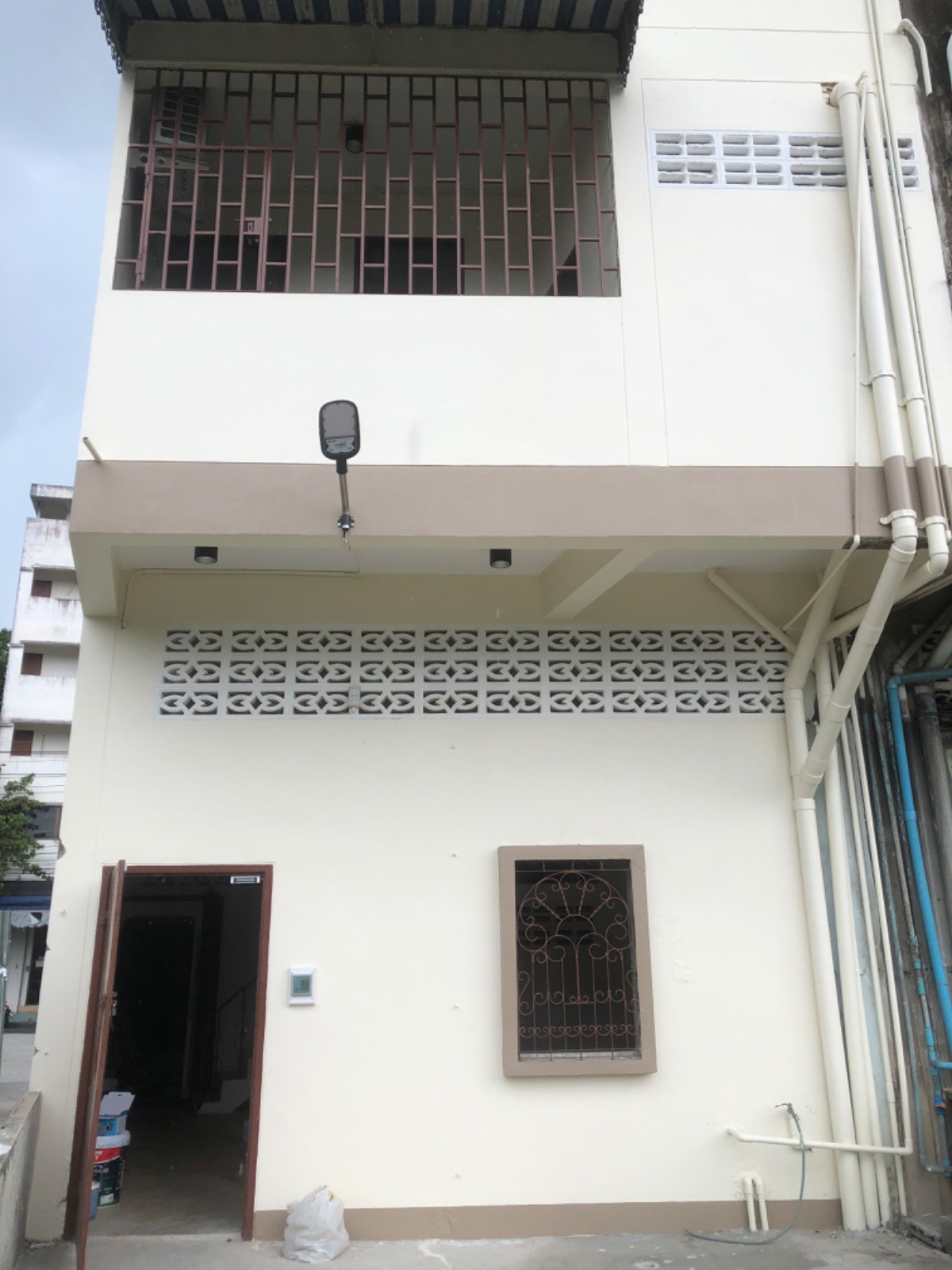1 Bed Condo — photo 1