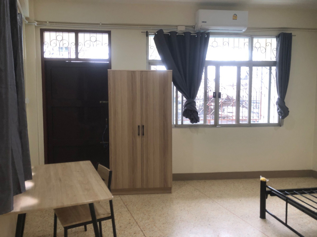 1 Bed Condo — photo 3