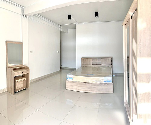 1 Bed Condo · Huai Khwang, bangkok — photo 2
