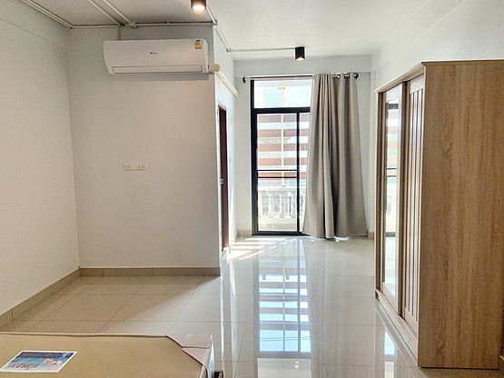1 Bed Condo · Huai Khwang, bangkok — photo 3