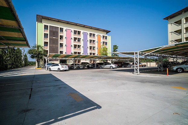 Condo — photo 1