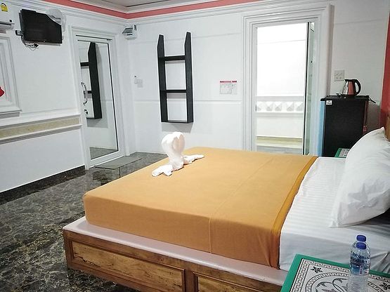 1 Bed Condo — photo 3