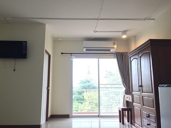 1 Bed Condo — photo 2