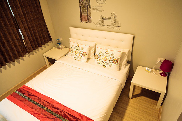 1 Bed Condo — photo 1