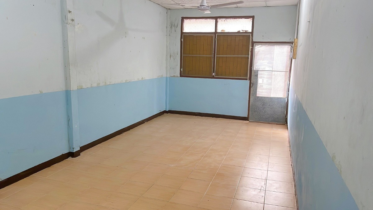 1 Bed Condo — photo 1