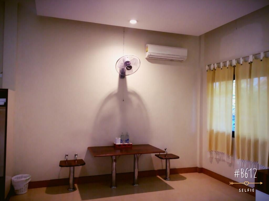 1 Bed Condo — photo 2