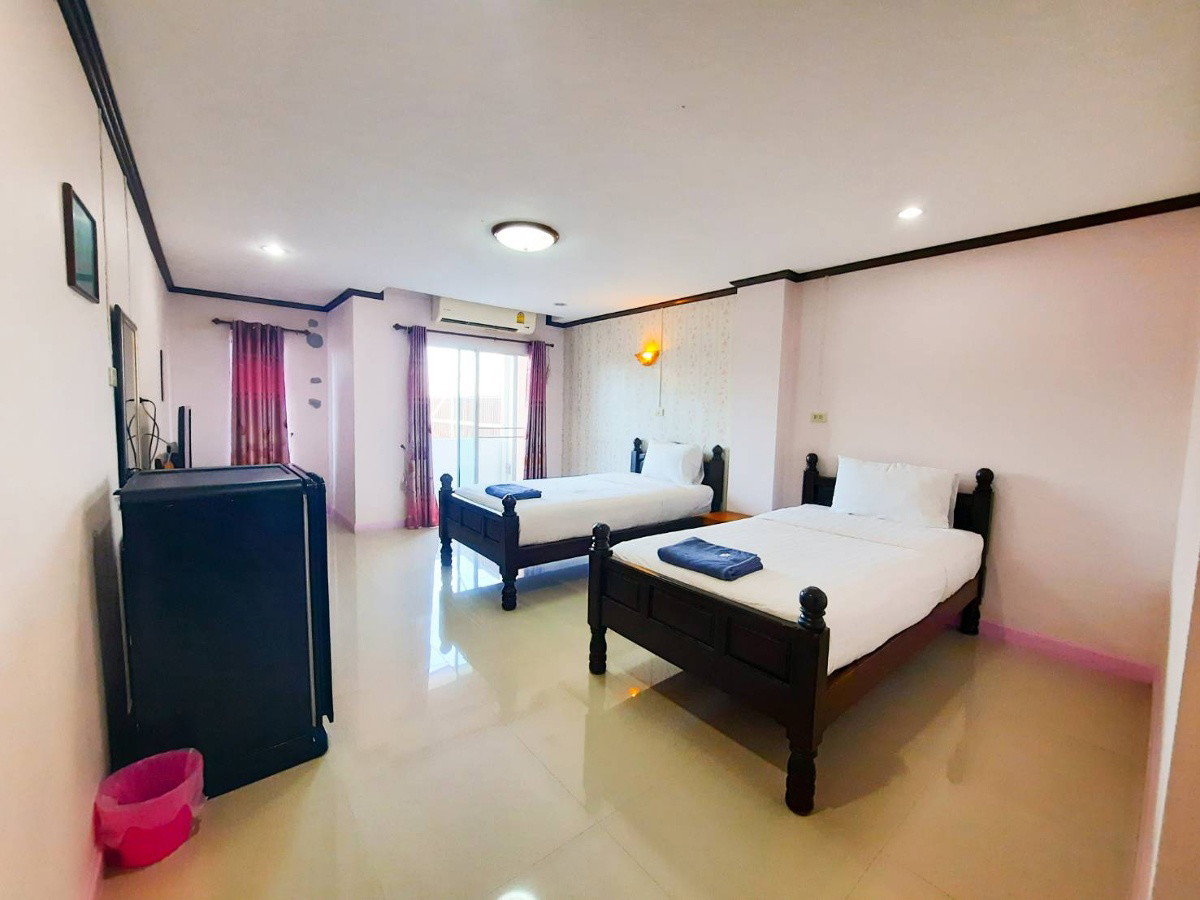 1 Bed Condo — photo 4