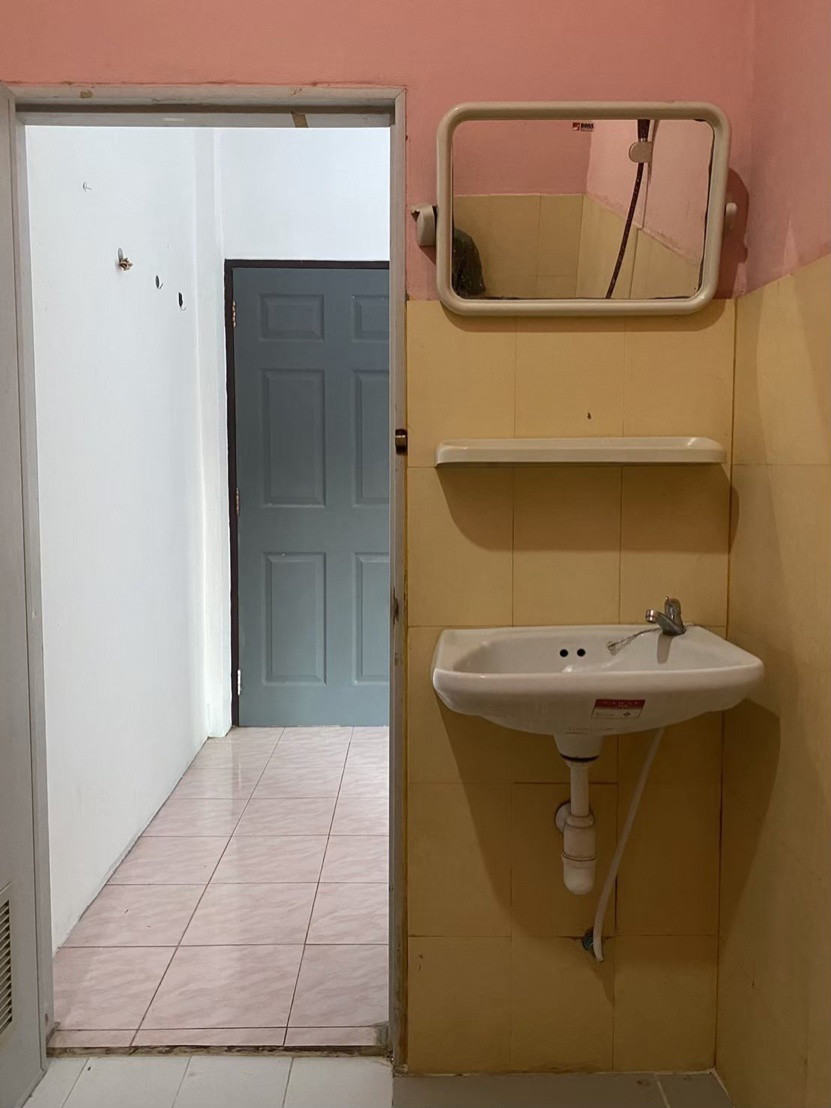 1 Bed Condo — photo 2